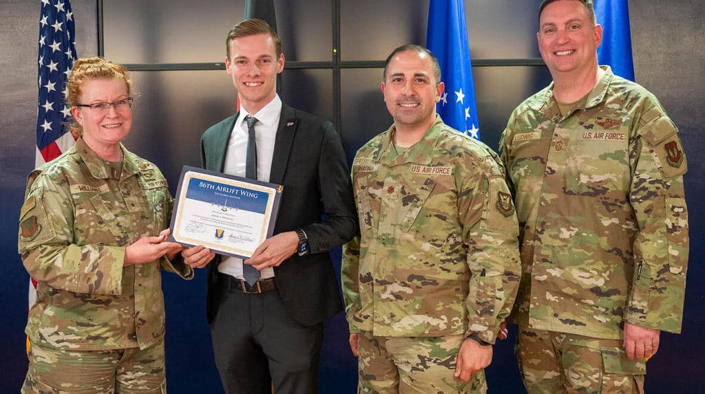 Honorary Commander Ernennung